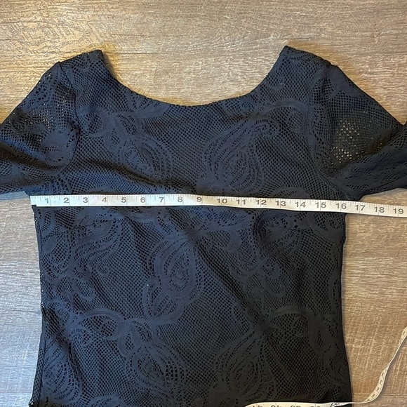 Lilly Pulitzer LIANA TOP IN COCONUT JELLYFISH CRITTER CROCHET Black size XS - Picture 13 of 16